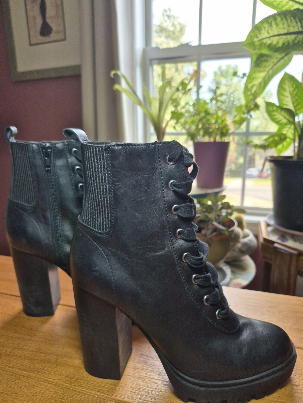 Steve Madden Latch Boots - Size 6.5 - Picture 4 of 6